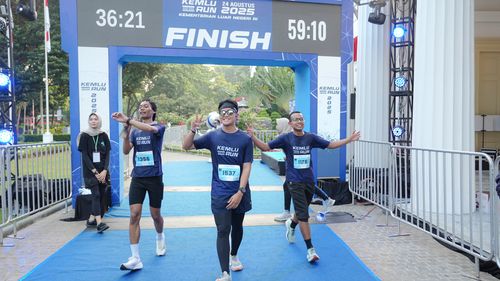 Race photo from KEMLU RUN 2025