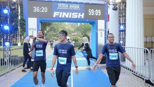 Race photo from KEMLU RUN 2025