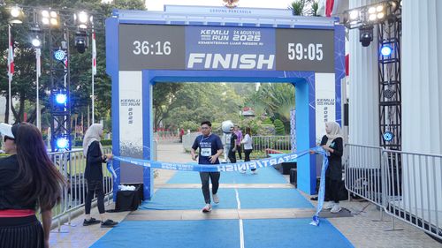 Race photo from KEMLU RUN 2025