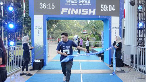 Race photo from KEMLU RUN 2025
