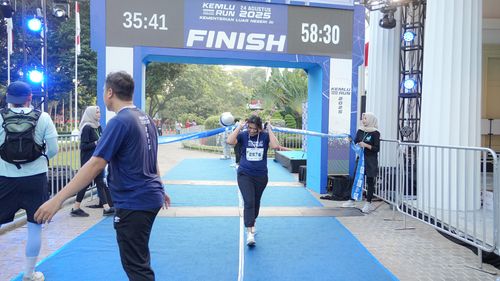 Race photo from KEMLU RUN 2025