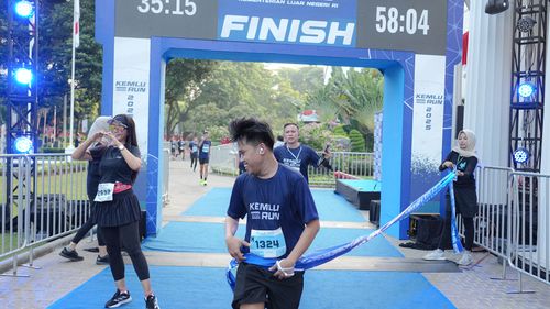 Race photo from KEMLU RUN 2025