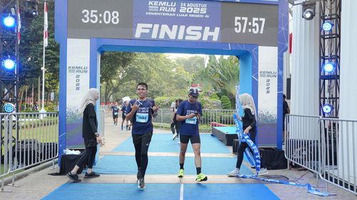 Race photo from KEMLU RUN 2025