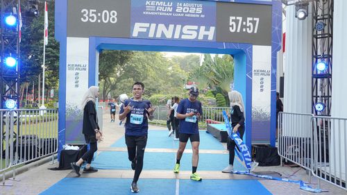 Race photo from KEMLU RUN 2025