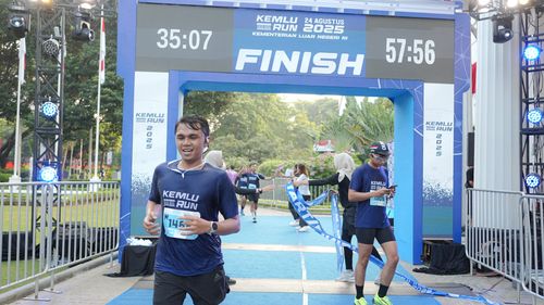 Race photo from KEMLU RUN 2025
