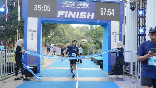 Race photo from KEMLU RUN 2025
