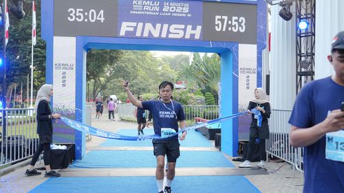 Race photo from KEMLU RUN 2025
