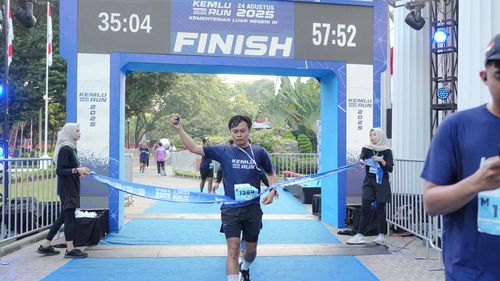 Race photo from KEMLU RUN 2025