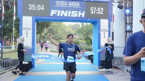 Race photo from KEMLU RUN 2025