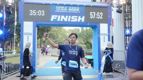 Race photo from KEMLU RUN 2025