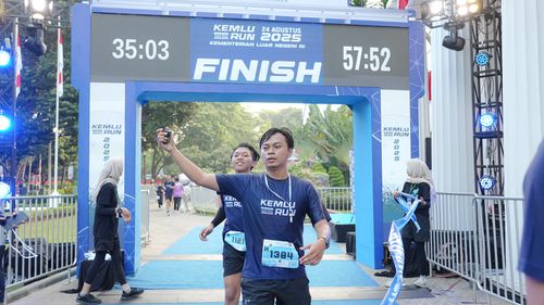 Race photo from KEMLU RUN 2025