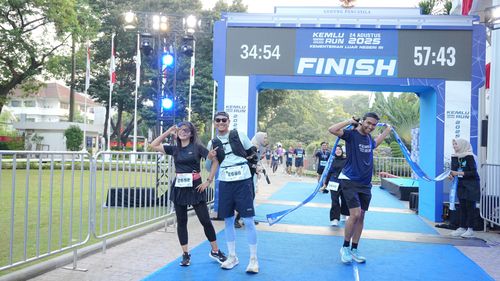 Race photo from KEMLU RUN 2025