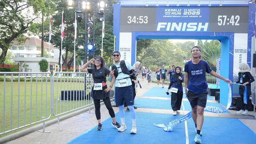 Race photo from KEMLU RUN 2025