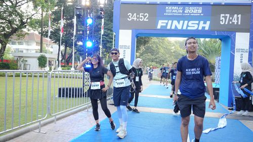 Race photo from KEMLU RUN 2025