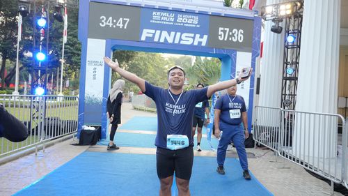 Race photo from KEMLU RUN 2025
