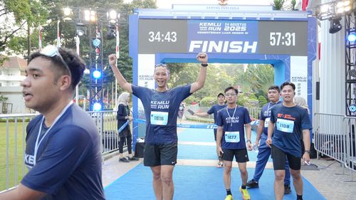 Race photo from KEMLU RUN 2025