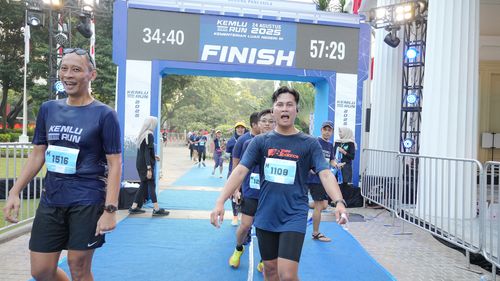 Race photo from KEMLU RUN 2025