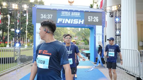 Race photo from KEMLU RUN 2025