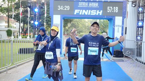 Race photo from KEMLU RUN 2025
