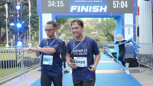 Race photo from KEMLU RUN 2025