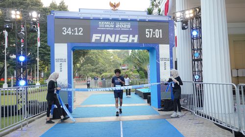 Race photo from KEMLU RUN 2025