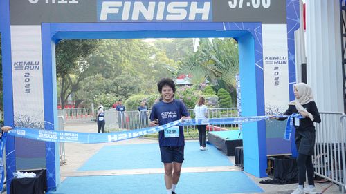 Race photo from KEMLU RUN 2025
