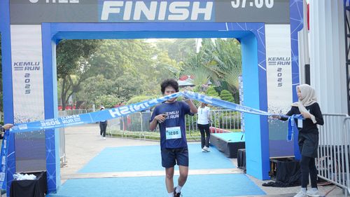 Race photo from KEMLU RUN 2025