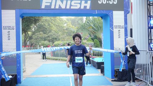 Race photo from KEMLU RUN 2025