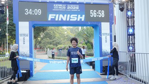 Race photo from KEMLU RUN 2025