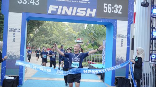 Race photo from KEMLU RUN 2025