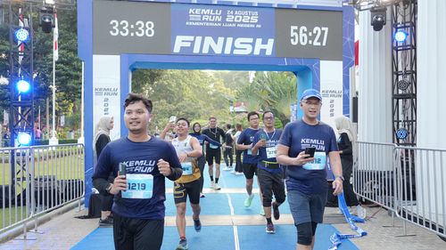 Race photo from KEMLU RUN 2025