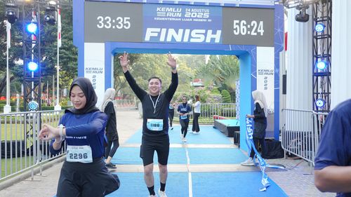 Race photo from KEMLU RUN 2025