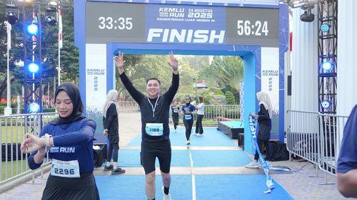 Race photo from KEMLU RUN 2025