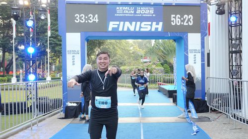 Race photo from KEMLU RUN 2025