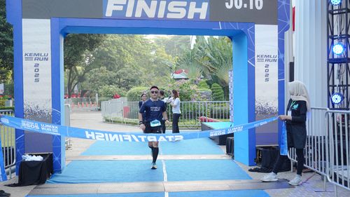 Race photo from KEMLU RUN 2025