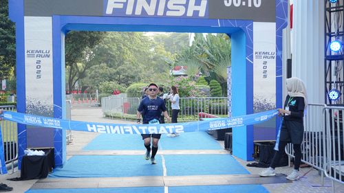 Race photo from KEMLU RUN 2025