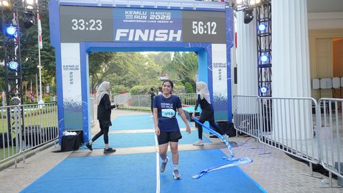 Race photo from KEMLU RUN 2025