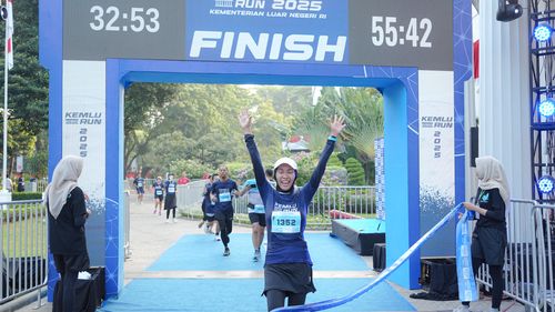 Race photo from KEMLU RUN 2025