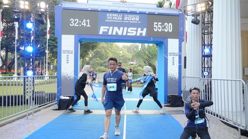 Race photo from KEMLU RUN 2025