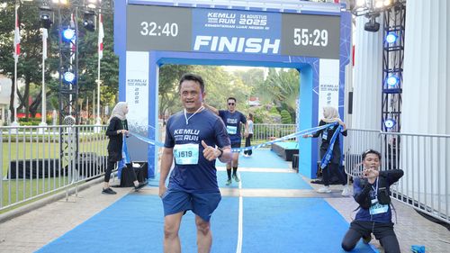 Race photo from KEMLU RUN 2025