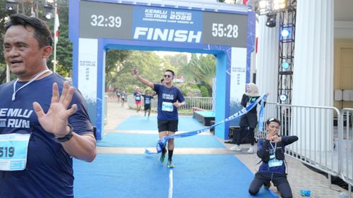 Race photo from KEMLU RUN 2025