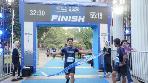 Race photo from KEMLU RUN 2025
