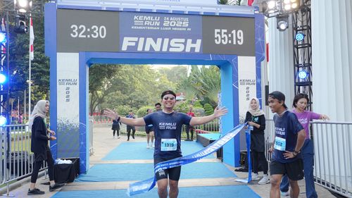 Race photo from KEMLU RUN 2025