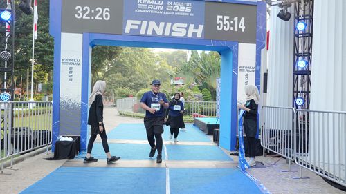 Race photo from KEMLU RUN 2025