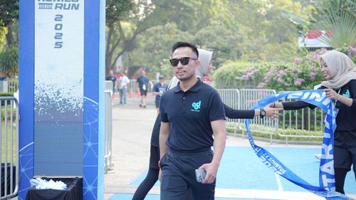 Race photo from KEMLU RUN 2025