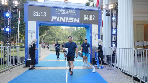 Race photo from KEMLU RUN 2025