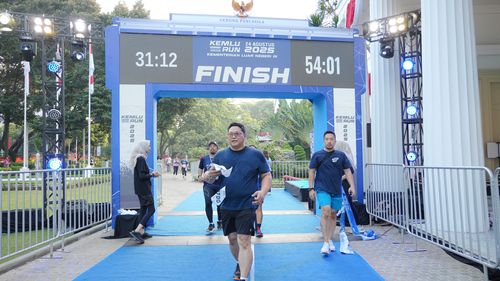 Race photo from KEMLU RUN 2025