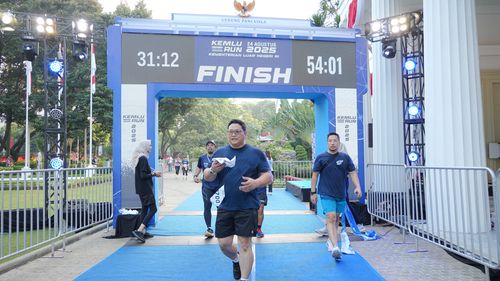 Race photo from KEMLU RUN 2025