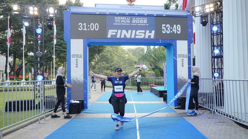 Race photo from KEMLU RUN 2025