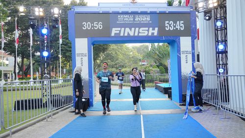 Race photo from KEMLU RUN 2025